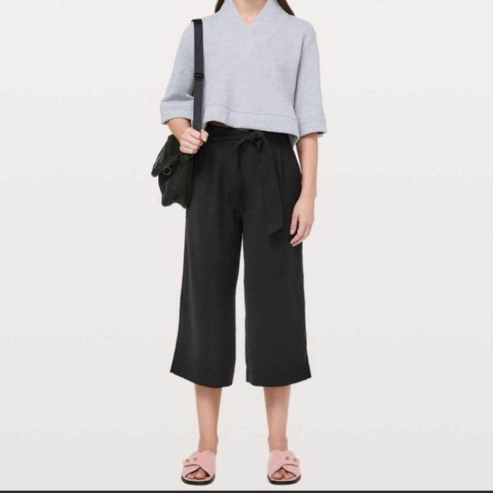 Lululemon Wide Leg Cropped Trouser Pant